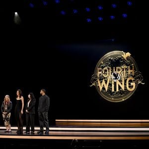 "Fourth Wing"-Serie soll Violet und Xaden gefunden haben