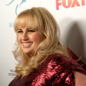 Gehirnerschütterung & Notarzt: Rebel Wilson verletzt sich
