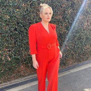 Nach Trennung: Rebel Wilson zeigt sich supersexy in Rot!