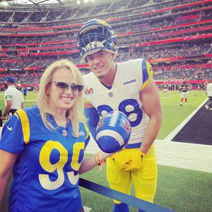 Live mit dabei: Diese Stars sind total im Super-Bowl-Fieber!