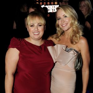 Die "Pitch Perfect"-Stars Rebel und Anna Camp feiern Reunion