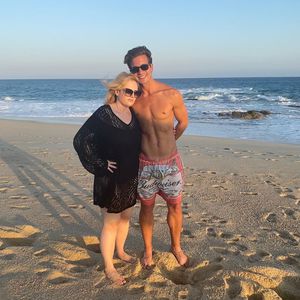 Rebel Wilson zeigt den Sixpack ihres Hotties Jacob Busch!