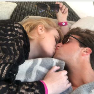 Rebel Wilson teilt erstes Knutsch-Pic mit ihrem neuen Freund
