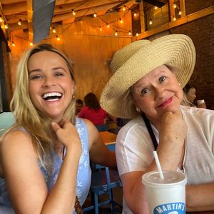 Hartes Jahr: Reese Witherspoons Mama ist immer für sie da!