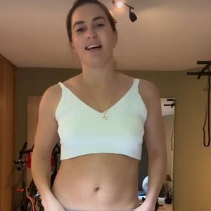 Renata Lusin zeigt After-Baby-Body sechs Wochen nach Geburt