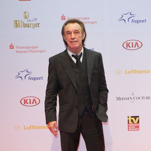 Kranker René Weller musste durchs Fenster gerettet werden!
