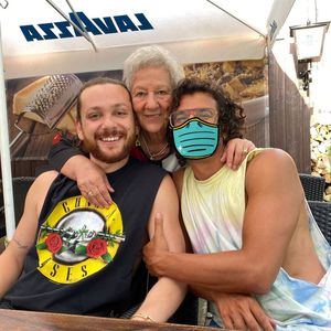 Riccardo Simonettis Freund hat seine Oma kennengelernt!