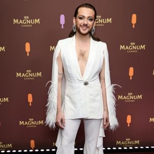 Riccardo Simonetti bügelt Hühnchen bei "Grill den Henssler"
