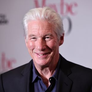 Nach Lungenentzündung: Richard Gere kann schon wieder feiern