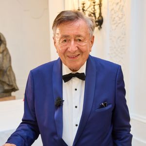 Das steckt hinter der Farbwahl von Richard Lugners Grabstein