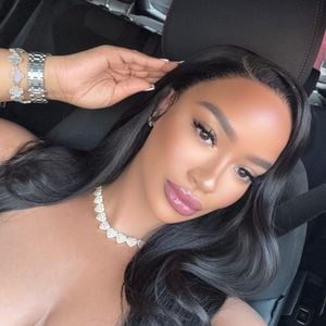 Rivalin überfahren: Influencerin Rielle steht vor Gericht