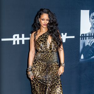 Sexy Leo-Look: So heiß feiert Rihanna ihren Buch-Launch!