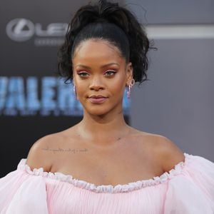 Heiße Karnevals-RiRi! Ein Babybauch sieht echt anders aus