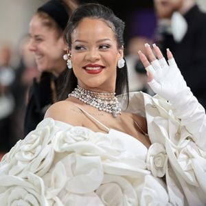 Deshalb verpasste Rihanna den Red Carpet der Met Gala 2024