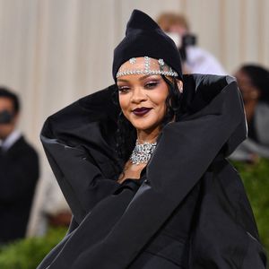 Schwangerschaftsgerüchte: Rihannas Team hatte Rauchverbot