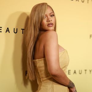 "Eine Göttin": So sexy feiert Rihanna Karneval auf Barbados