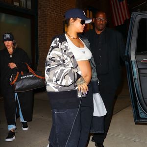 Blanker Babybauch: Rihanna begeistert im lässigen Sport-Look