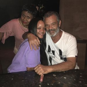 Rihannas Papa erfuhr erst bei Super Bowl von Schwangerschaft