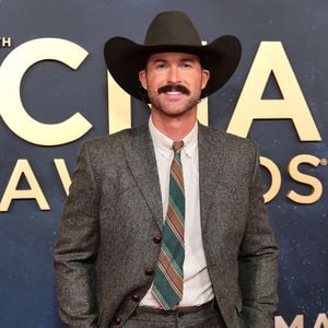 Countrystar Riley Green feiert Seriendebüt in "Marshals"