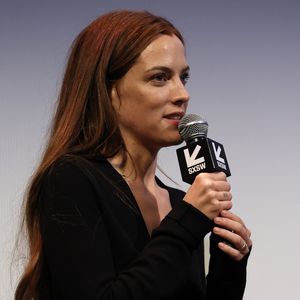 Emmy-Nominierung: Riley Keough vermisst Mama und Bruder