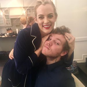Wegen totem Bruder? Riley Keough ist jetzt Sterbebegleiterin