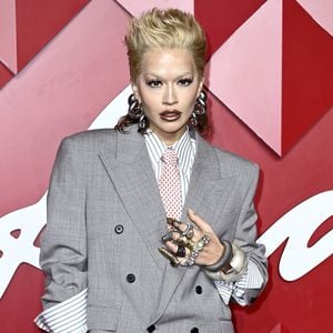Krasse Veränderung: Rita Ora überrascht mit blondem Vokuhila