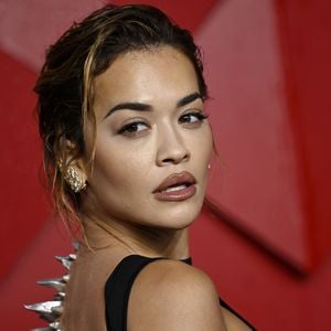 Rita Ora unsicher: Darf sie Sex im Haus ihrer Eltern haben?