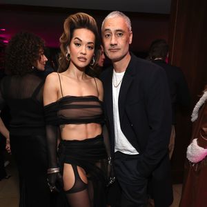 So war es für Rita Ora, mit ihrem Ehemann Taika zu arbeiten!