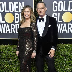 28 Jahre happy: Tom Hanks' & Rita Wilsons 1. Paar-Selfie!