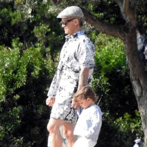 Robbie Williams genießt Sommerurlaub mit seiner Familie!