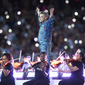 Vor Publikum: Robbie Williams übergibt sich auf der Bühne