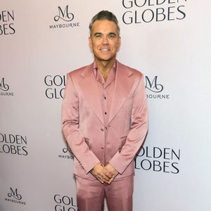 Plant Robbie Williams etwa sein Comeback ins Klassenzimmer?