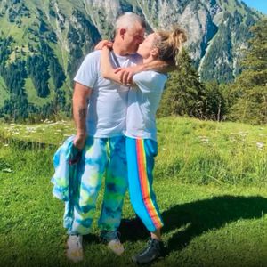 Zehnter Hochzeitstag: Robbie Williams und Ayda knutschen