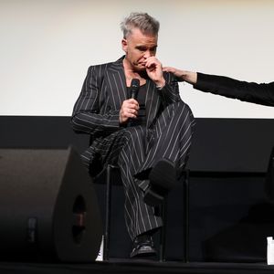 Robbie Williams bricht wegen seines Biopics in Tränen aus