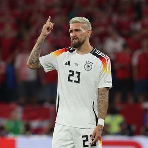 Platinblonde Frise: Fans lieben Robert Andrichs neue Haare!