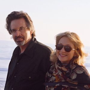 Hallie Todd ehrt ihren Serien-Ehemann Robert Carradine