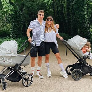 Robert Lewandowski im Partnerlook mit Anna und seinen Kids