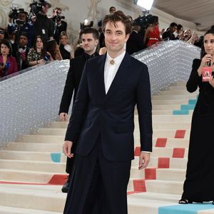 "Er ist nervös": So denkt Robert Pattinson über Vaterschaft