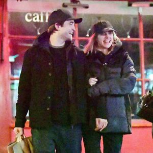 Total happy: Robert Pattinson strahlt mit Freundin Suki