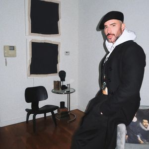 Mit Béret und Croissant: US-Gay-Bachelor urlaubt zu Hause