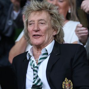 "Sterbe nicht": Rod Stewart beruhigt seine Fans nach Absagen
