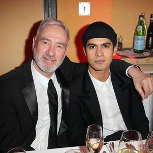 33 Jahre jüngerer Ehemann: Roland Emmerich steht dazu!