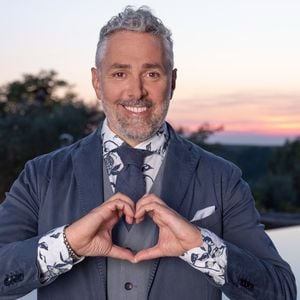 "First Dates"-Kandidat hängt Fleisch in seiner Wohnung auf