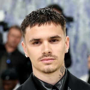 Im Familienzoff: Romeo Beckham debütiert bei der Met Gala