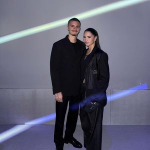 Selten: Romeo Beckham und seine Kim Turnbull knutschen innig
