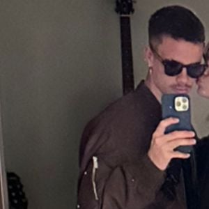 Etwa mit Mia Regan? Romeo Beckham teilt Knutsch-Pic mit Frau