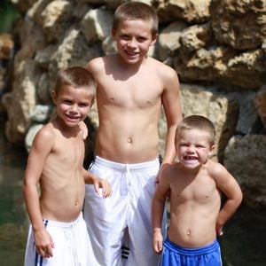 Cruz Beckham bietet Brooklyn mit Throwback-Pic Versöhnung an