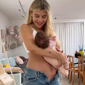 Vier Wochen nach Geburt: Romina Palm zeigt After-Baby-Body