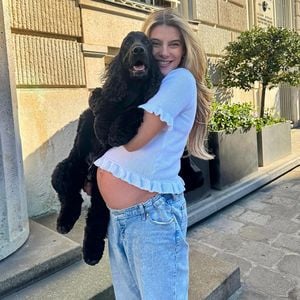 So lief das Treffen von Romina Palms Baby und Hund Baloo
