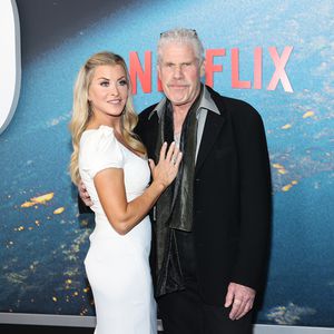 Selten: Ron Perlman und seine Allison besuchen Filmpremiere
